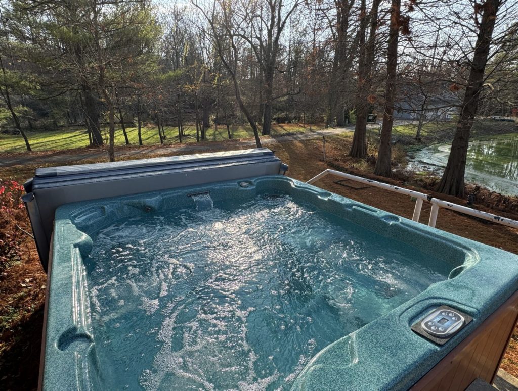 2.9 Lake View Retreat 1st Choice Lodging