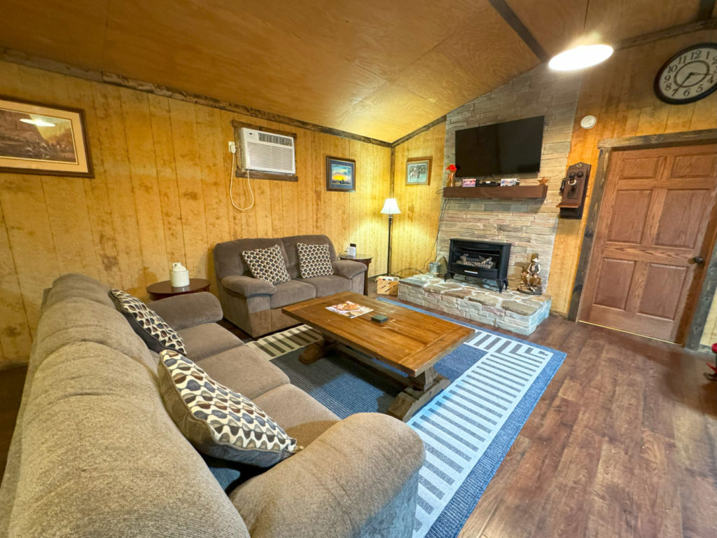 2 Hitching Post 1st Choice Lodging 26