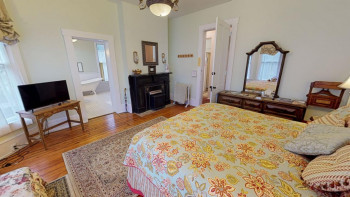 Tulip Tree Room 7