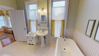 Tulip Tree Room 9