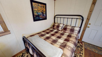 Fox Den Cabin 16