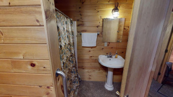 Hawk's Nest Cabin 39