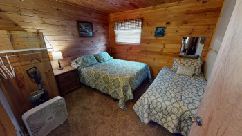 Hawk's Nest Cabin 28