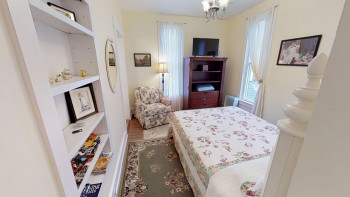 Dogwood Room 5 Holly Tree Room