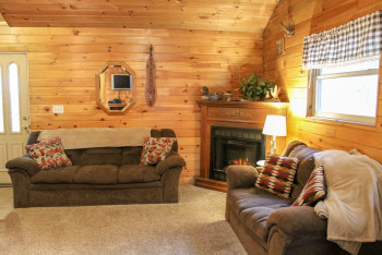 Hawk's Nest Cabin 18