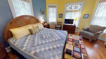 Path Room 7 Lane Room Primrose bed and breakfast