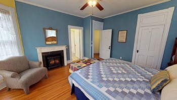 Path Room 8 Lane Room Primrose bed and breakfast