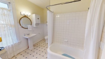 Path Room 9 Lane Room Primrose bed and breakfast