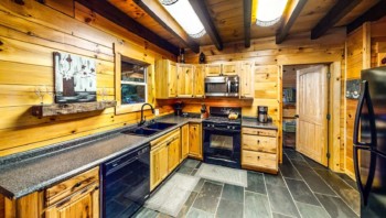 Rusty Lantern Cabin 16