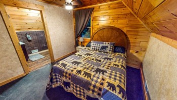 Rusty Lantern Cabin 23