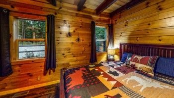 Rusty Lantern Cabin 29