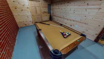 Rusty Lantern Cabin 32