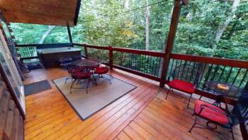 Rusty Lantern Cabin 8