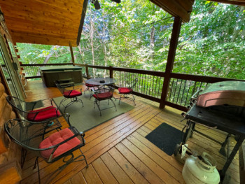 Rusty Lantern Cabin 9