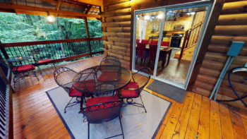 Rusty Lantern Cabin 11