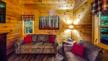 Rusty Lantern Cabin 13