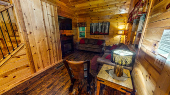 Rusty Lantern Cabin 15