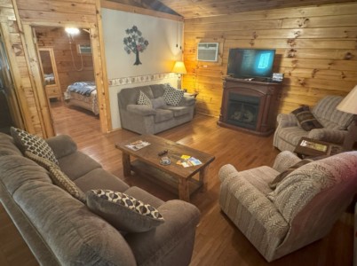 Forest Edge Cabin 28